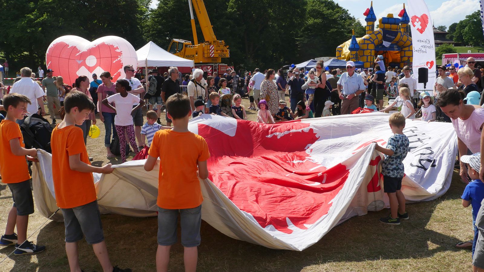 Modellballon-Aktion beim Ballonfestival Bonn